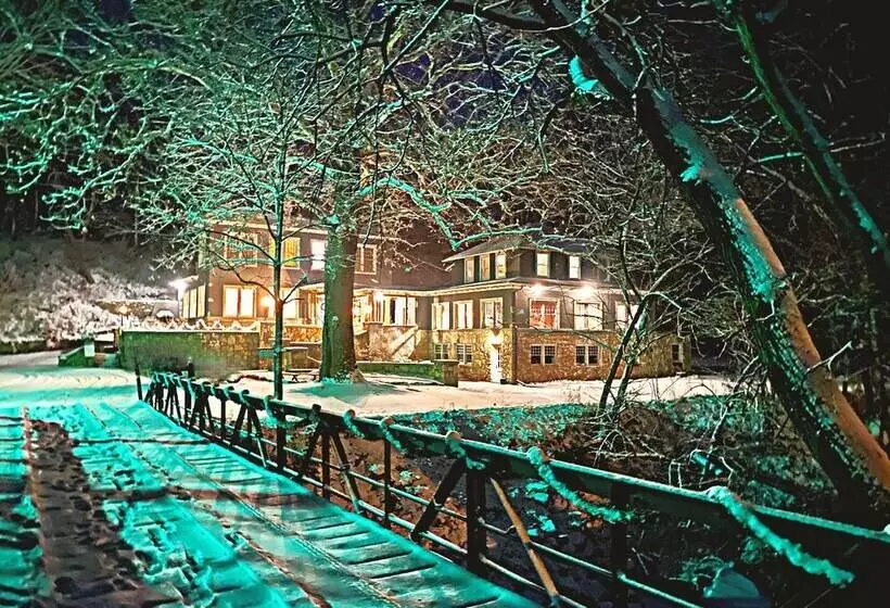 ペンション Sycamore Springs