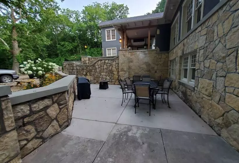 ペンション Sycamore Springs