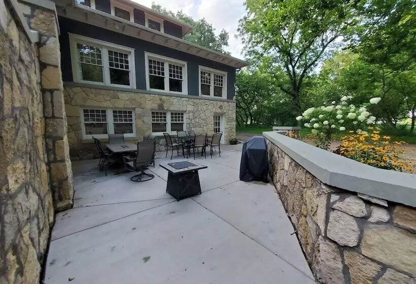 ペンション Sycamore Springs