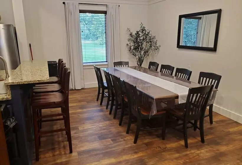 ペンション Sycamore Springs