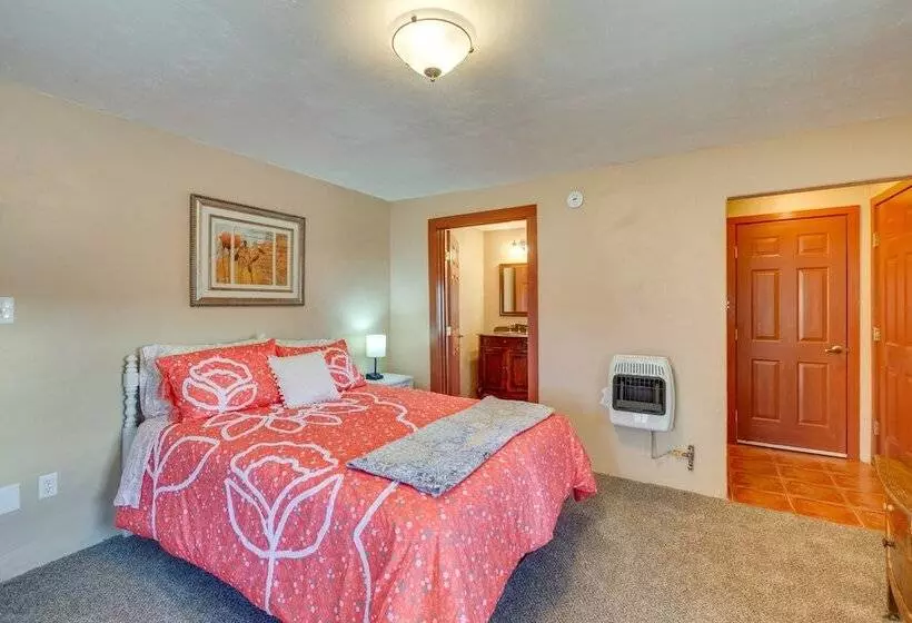 Quiet Mora Hideaway: 35 Mi To Angel Fire Resort!