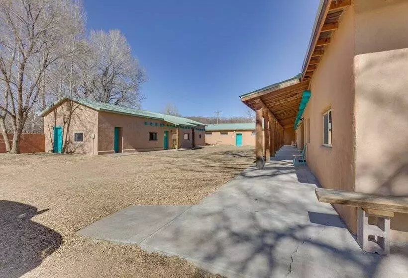 Quiet Mora Hideaway: 35 Mi To Angel Fire Resort!