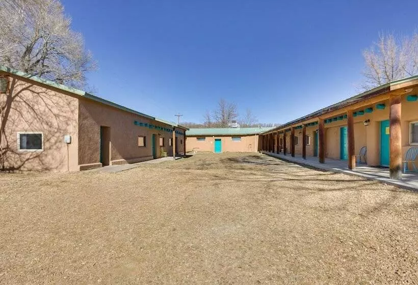 Quiet Mora Hideaway: 35 Mi To Angel Fire Resort!