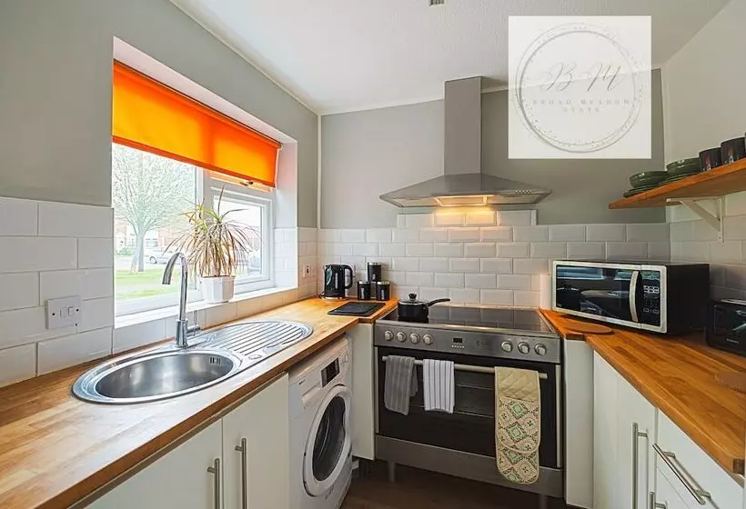 اقامتگاه Popular Contractor 2 Bed House In Lincoln