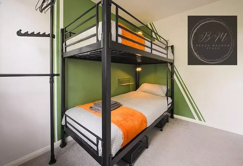 اقامتگاه Popular Contractor 2 Bed House In Lincoln