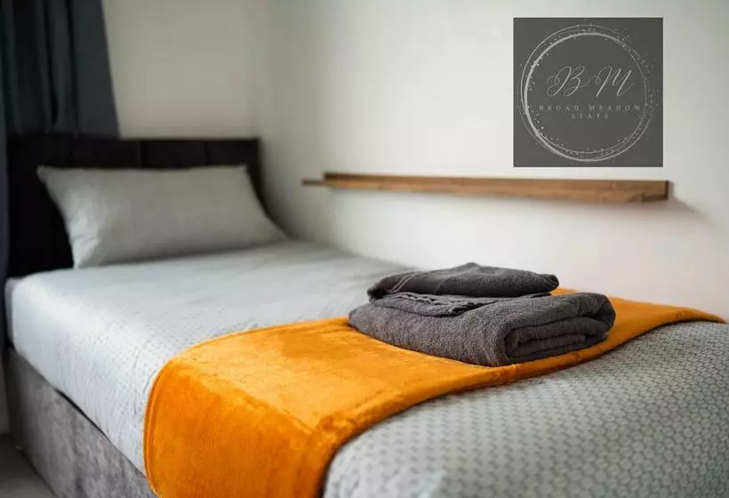 اقامتگاه Popular Contractor 2 Bed House In Lincoln
