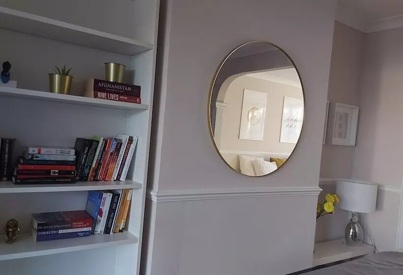 Residenssi Spacious 3 Bed House In Brighton With Parking