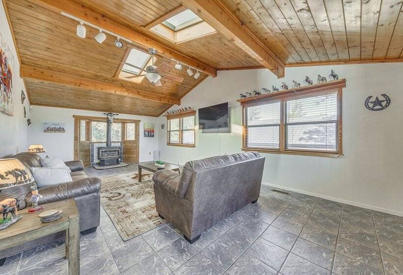 Ruidoso Cabin W/ Deck ~ 1 Mi To Midtown!