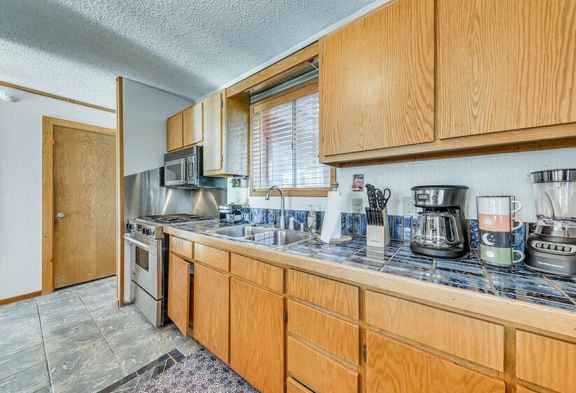 Ruidoso Cabin W/ Deck ~ 1 Mi To Midtown!