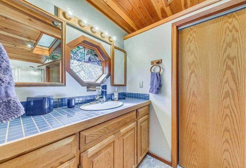 Ruidoso Cabin W/ Deck ~ 1 Mi To Midtown!