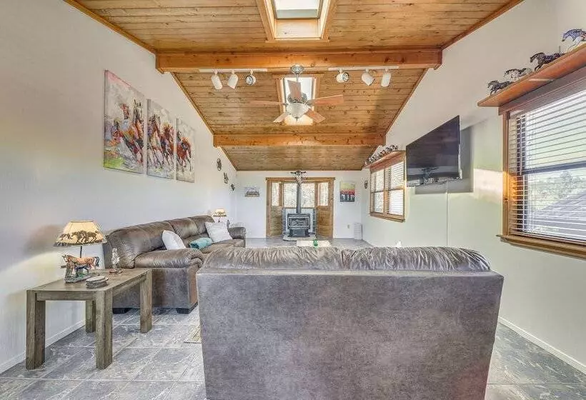 Ruidoso Cabin W/ Deck ~ 1 Mi To Midtown!