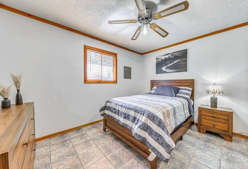 Ruidoso Cabin W/ Deck ~ 1 Mi To Midtown!