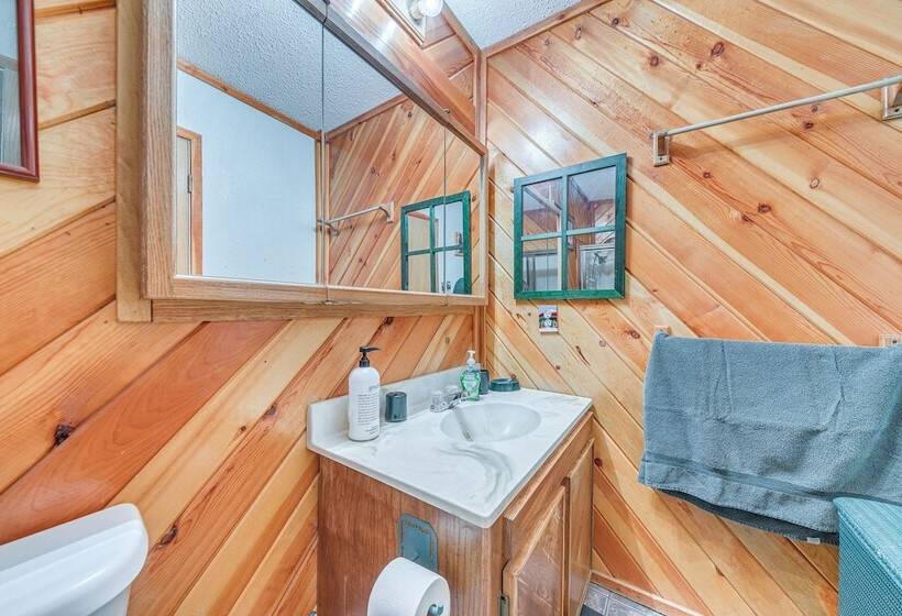 Ruidoso Cabin W/ Deck ~ 1 Mi To Midtown!