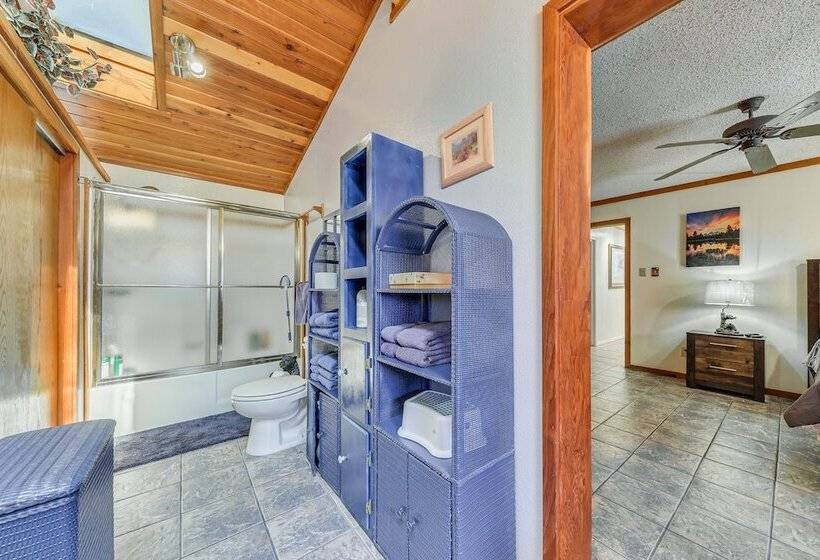 Ruidoso Cabin W/ Deck ~ 1 Mi To Midtown!