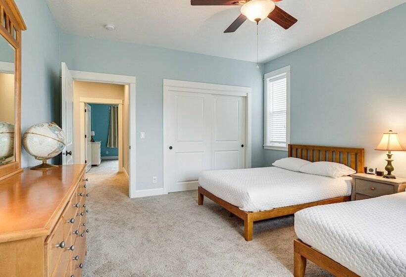 Silverton Home W/ View, 2 Mi To Oregon Garden!