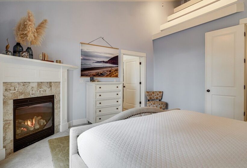 Silverton Home W/ View, 2 Mi To Oregon Garden!