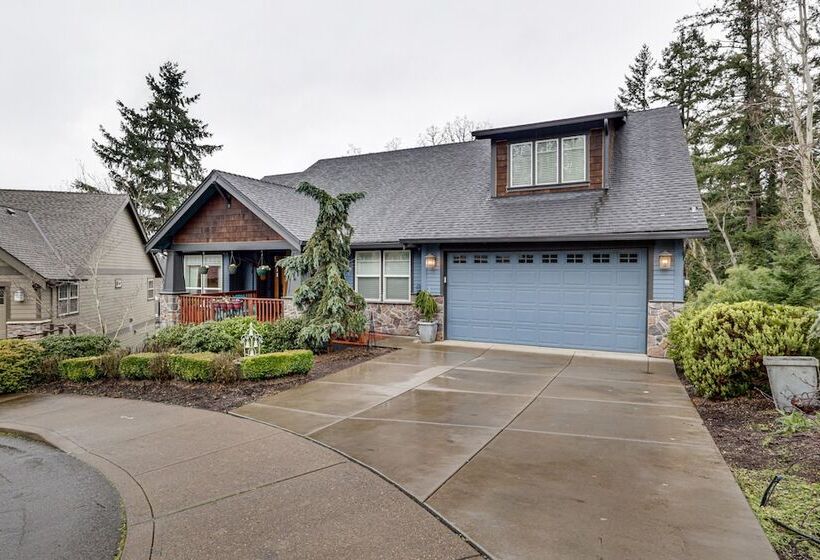 Silverton Home W/ View, 2 Mi To Oregon Garden!