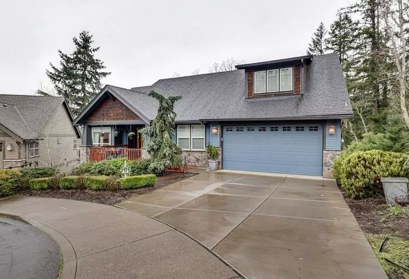 Silverton Home W/ View, 2 Mi To Oregon Garden!