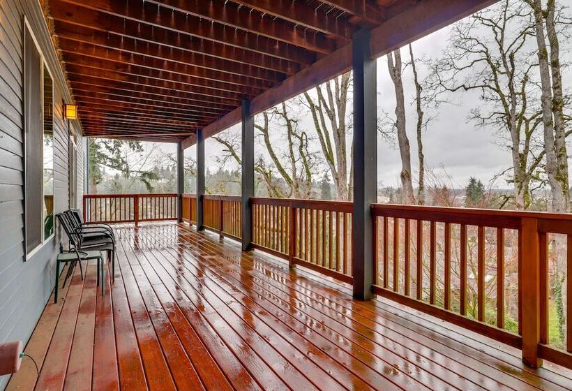 Silverton Home W/ View, 2 Mi To Oregon Garden!