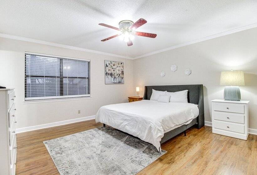 Single Story Savannah Home W/ Private Backyard!