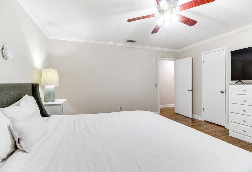 Single Story Savannah Home W/ Private Backyard!