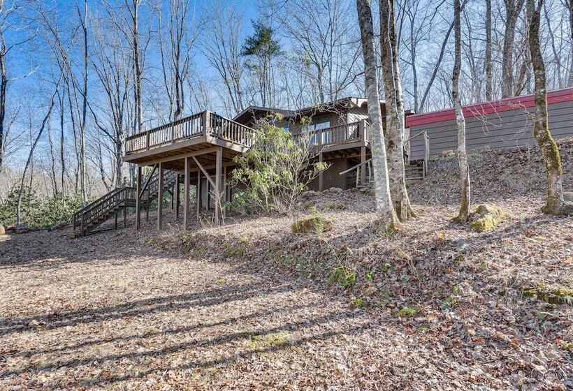 Smoky Mountain Cabin W/ Fire Pit & Stunning Views!