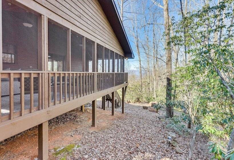 Smoky Mountain Cabin W/ Fire Pit & Stunning Views!