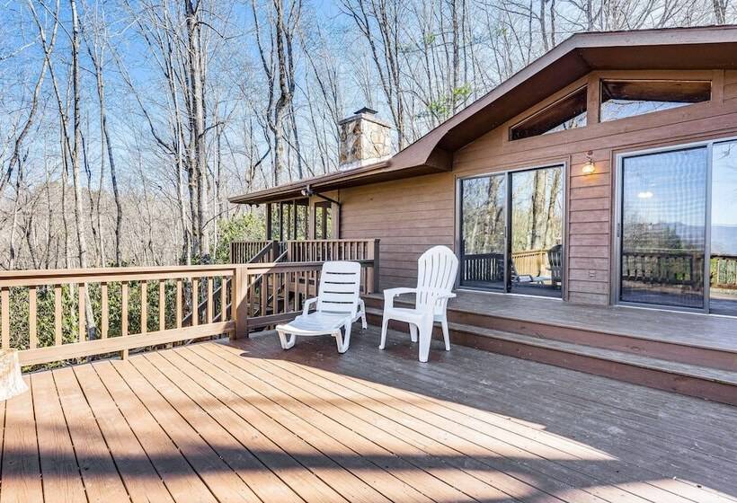 Smoky Mountain Cabin W/ Fire Pit & Stunning Views!