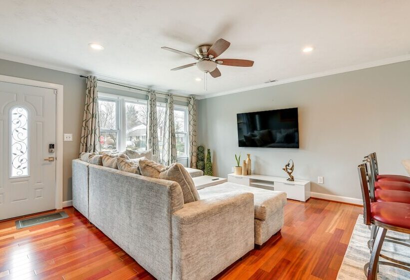 Spacious Home W/ Tranquil Patio ~ 29 Mi To Dc!
