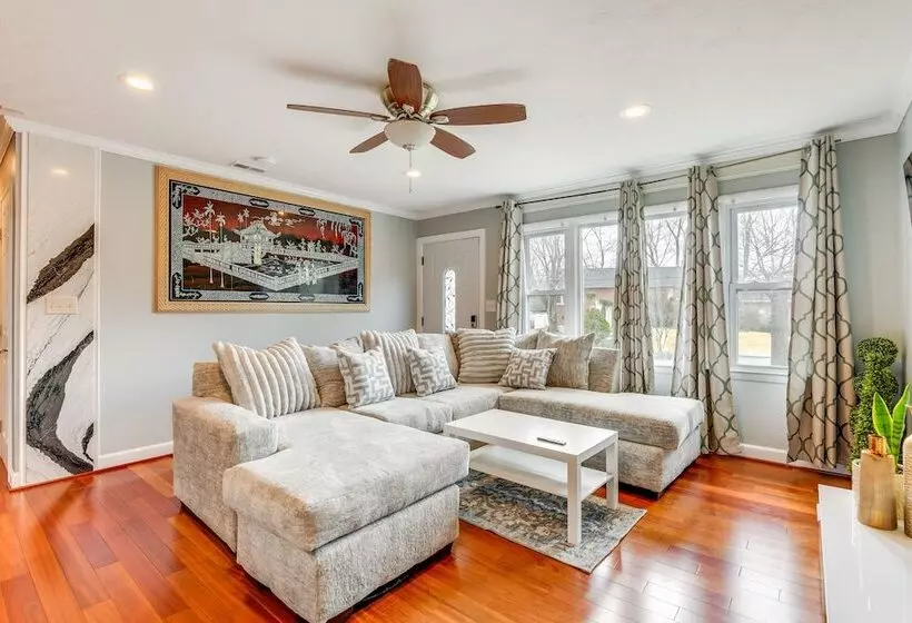 Spacious Home W/ Tranquil Patio ~ 29 Mi To Dc!