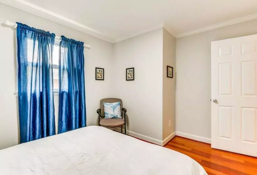 Spacious Home W/ Tranquil Patio ~ 29 Mi To Dc!