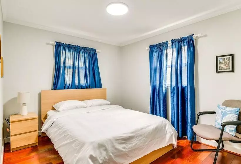 Spacious Home W/ Tranquil Patio ~ 29 Mi To Dc!