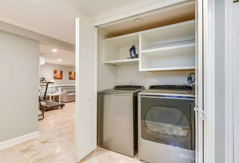 Spacious Home W/ Tranquil Patio ~ 29 Mi To Dc!