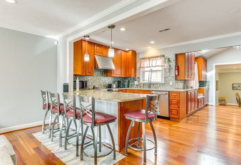 Spacious Home W/ Tranquil Patio ~ 29 Mi To Dc!