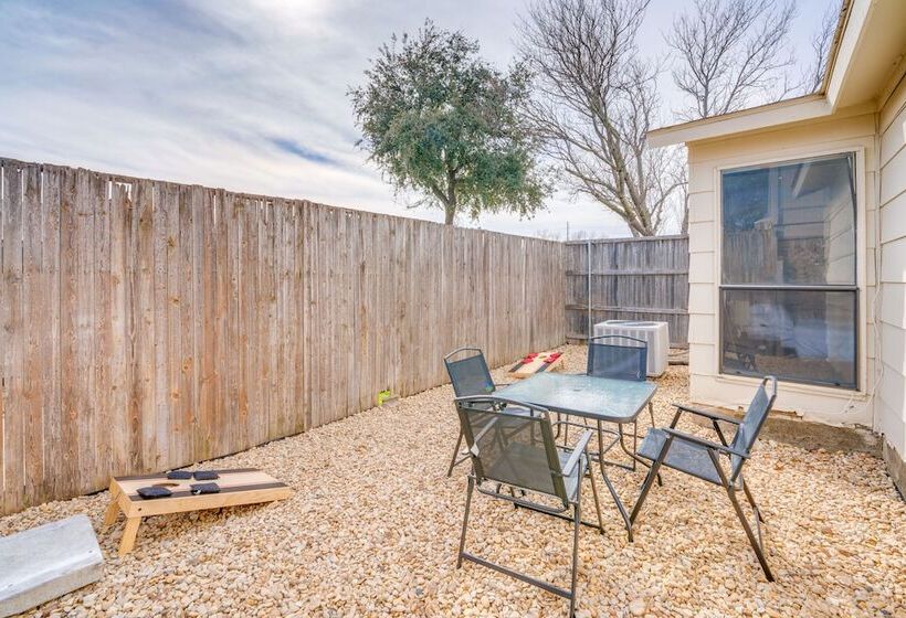 Stylish Garland Getaway: 17 Mi To Dallas!