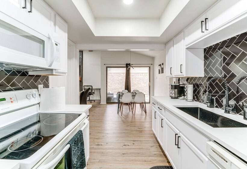 Stylish Garland Getaway: 17 Mi To Dallas!