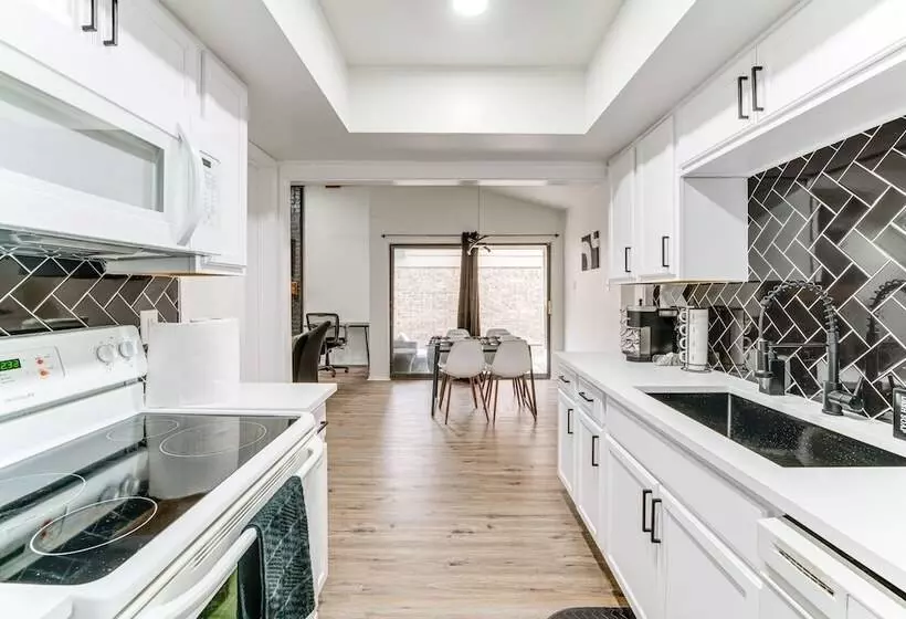 Stylish Garland Getaway: 17 Mi To Dallas!