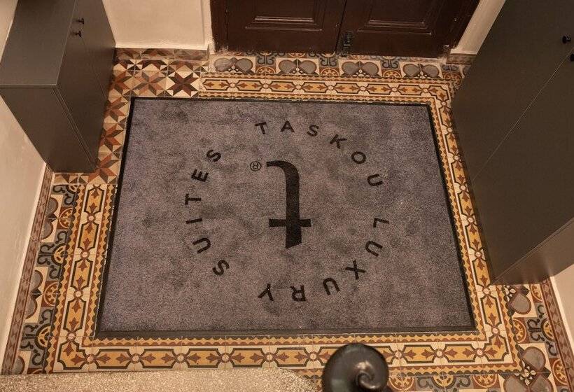 Taskou Luxury Suites