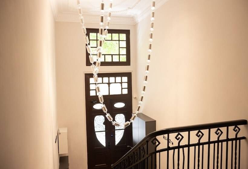 Taskou Luxury Suites