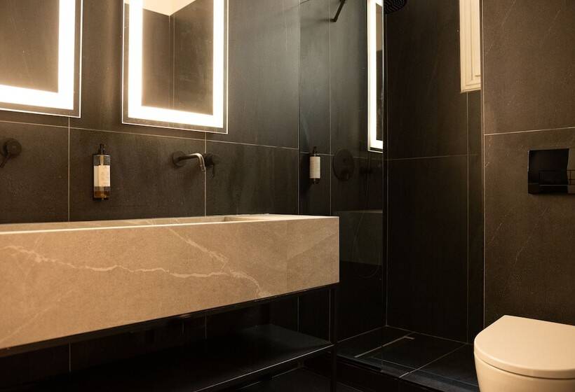 Taskou Luxury Suites