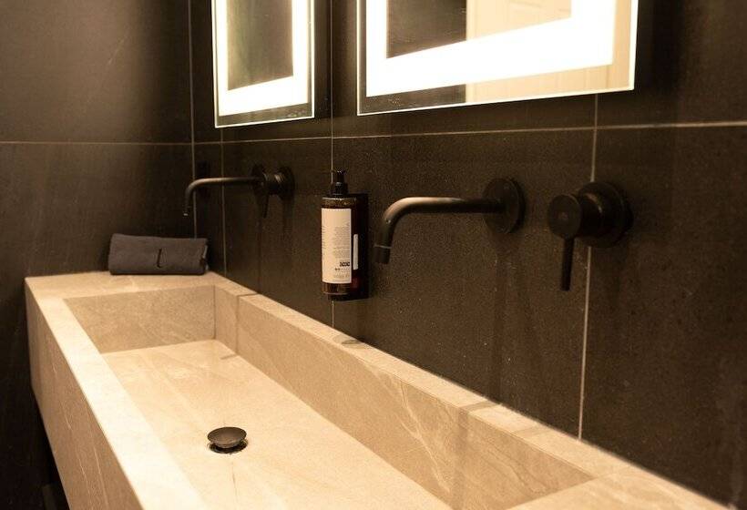 Taskou Luxury Suites