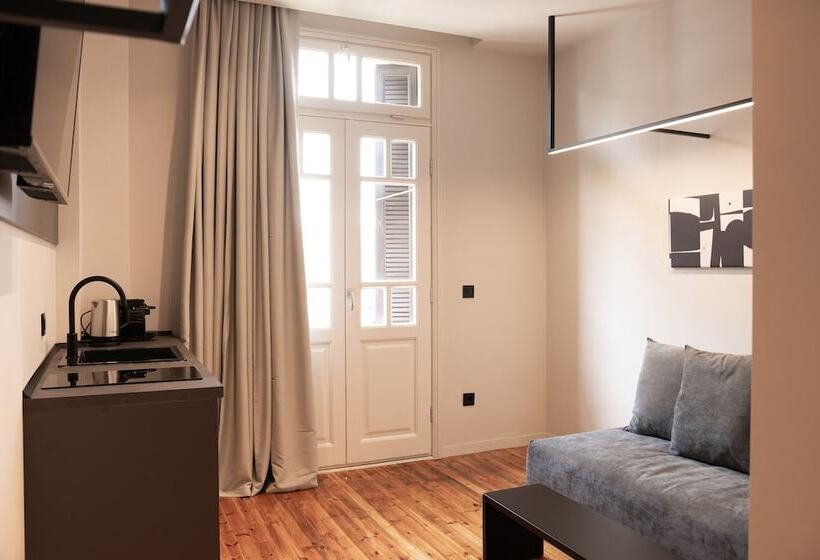 Taskou Luxury Suites