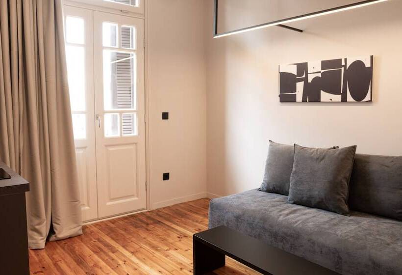 Taskou Luxury Suites