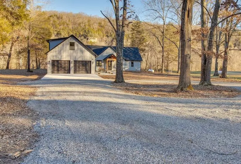 Waterfront Flippin Retreat W/ White River Access!