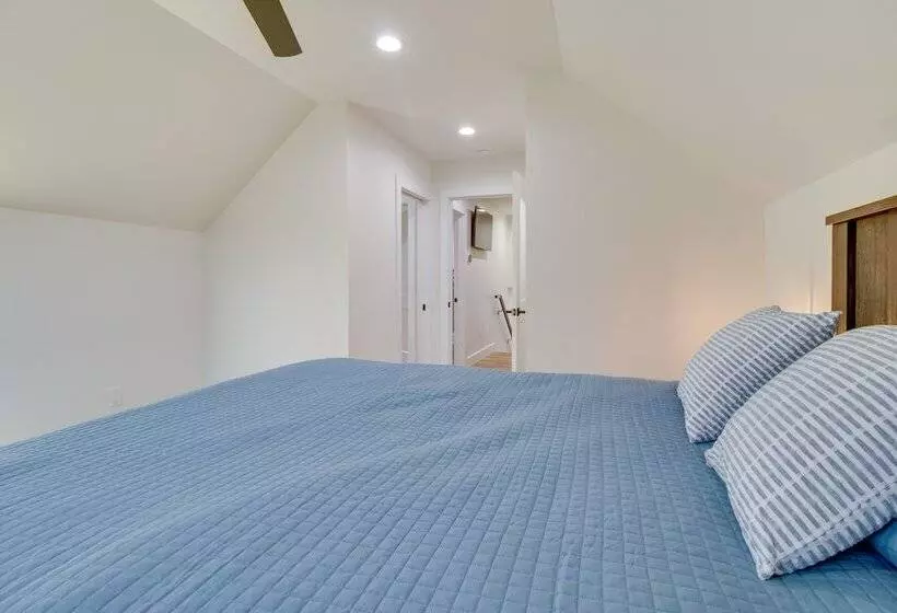 Waterfront Flippin Retreat W/ White River Access!