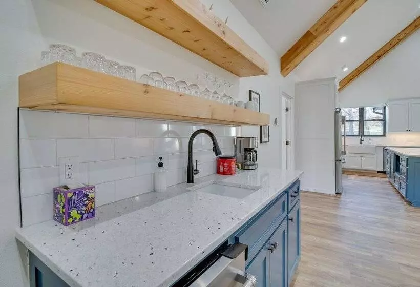 Waterfront Flippin Retreat W/ White River Access!