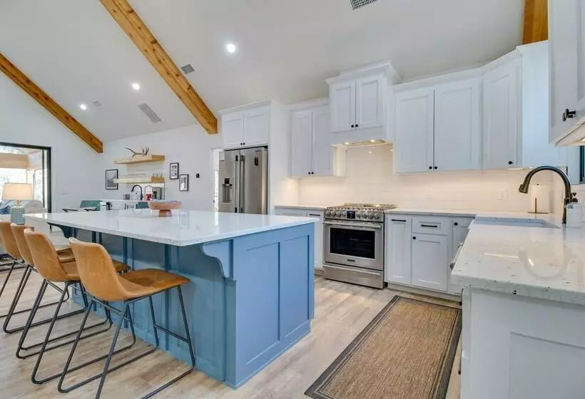 Waterfront Flippin Retreat W/ White River Access!