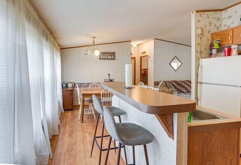 West Virginia Home Near Hatfield And Mccoy Trails!