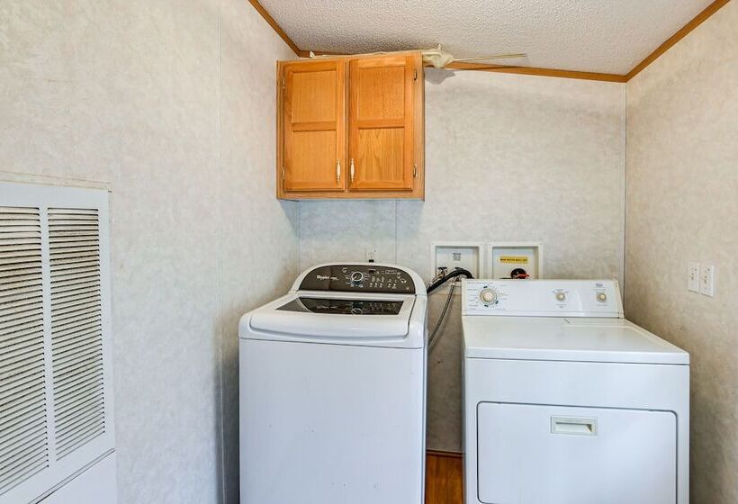 West Virginia Home Near Hatfield And Mccoy Trails!