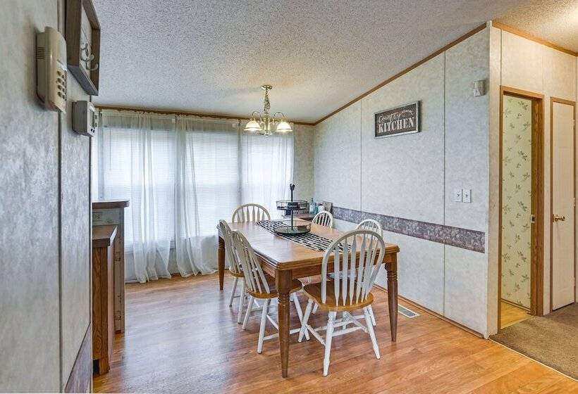 West Virginia Home Near Hatfield And Mccoy Trails!